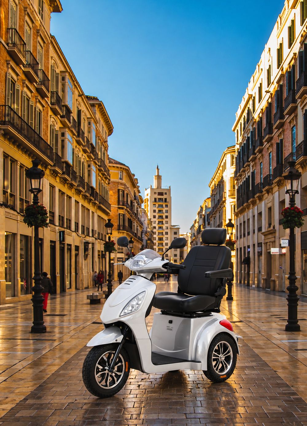 KETTAL S950 mobility scooter on a historic pedestrian street in Málaga